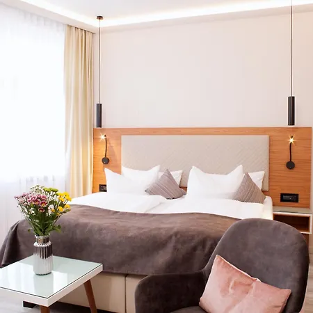 Schweriner Hof 3*