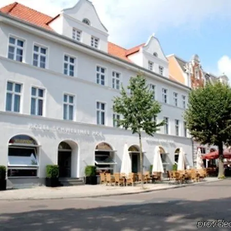 מלון Schweriner Hof שטראלסונד