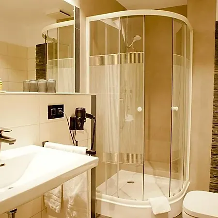 Hotel Schweriner Hof 3*
