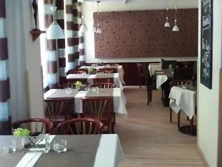 מלון Schweriner Hof 3*
